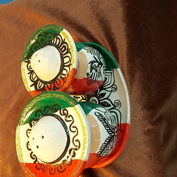 🙊2 for $50 Salt and Pepper clay hand painted - Picture 3 of 7